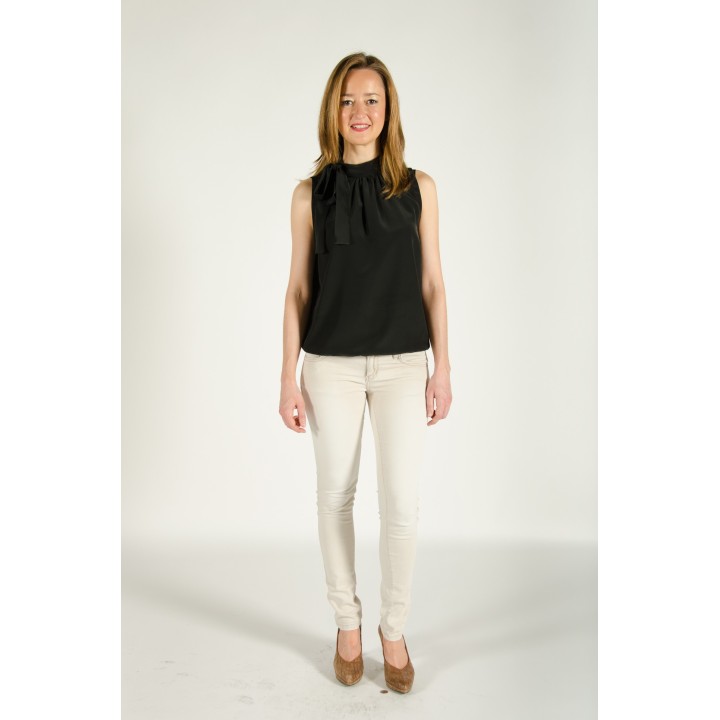 Blusa halter sin mangas