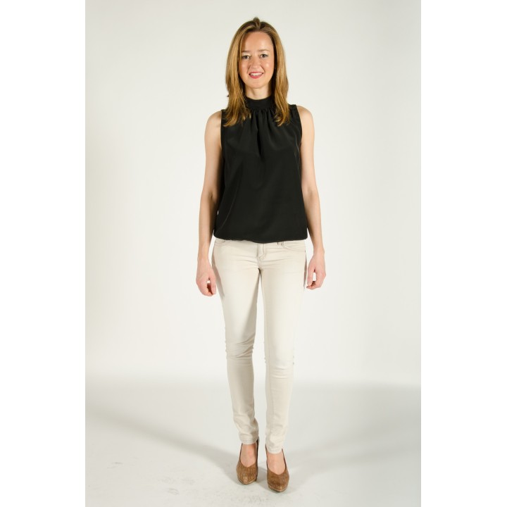 Blusa halter sin mangas